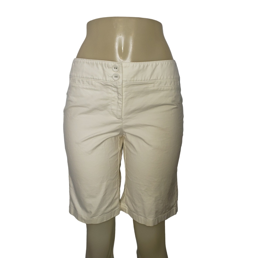 ANN TAYLOR White Bermuda Shorts Size 6